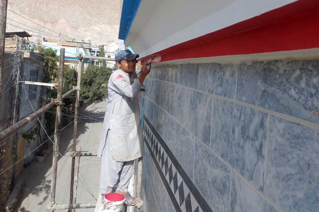 engineers-creating-map-image